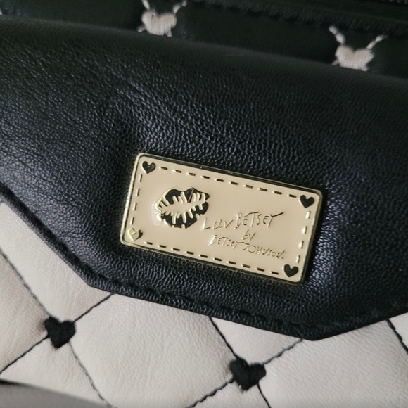 Betsey Johnson Purse - Picture 3 of 9